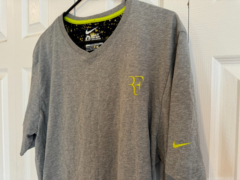 NEW Nike Roger Federer Premier RF Trophy V-Neck Tennis T-Shirt Men's Size XL gallery