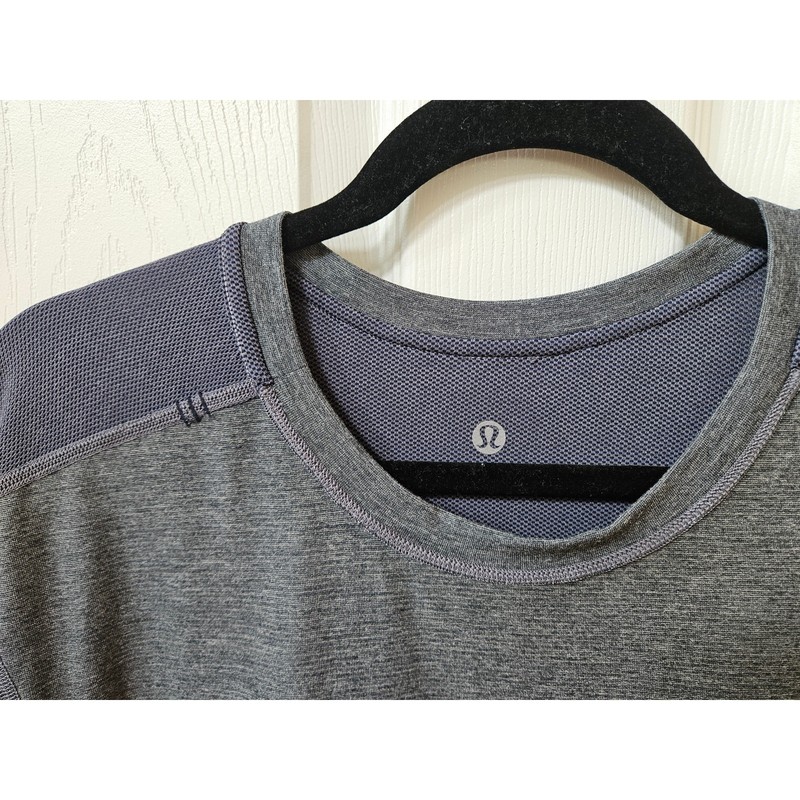 Lululemon Men’s Short Sleeve Athletic Training Tee Size XL (See Measurements) gallery