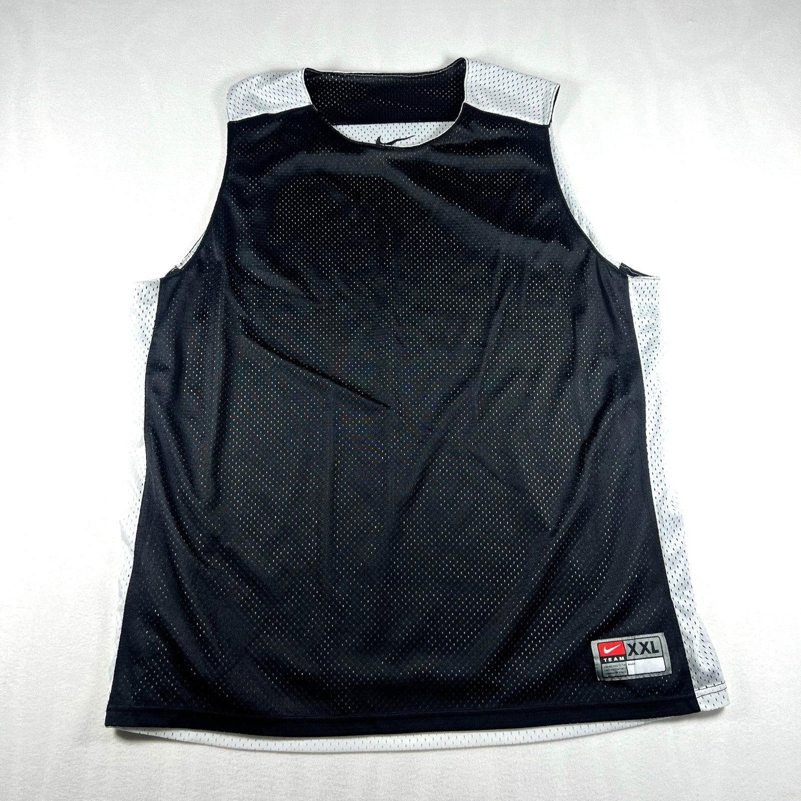 Nike Reversible Mesh Basketball Jersey Mens XXL Black White Sleeveless Swoosh gallery