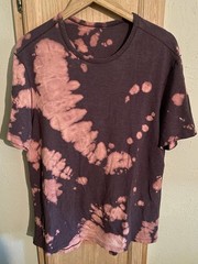 Lululemon Men’s Large Trim Maroon/Red Custom Tie-dye Stretch Short Sleeve Shirt