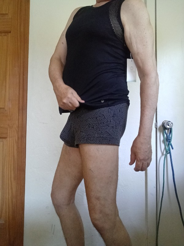 Mesh Athletic Tank Top L Black by The Balance Collection NWT gallery