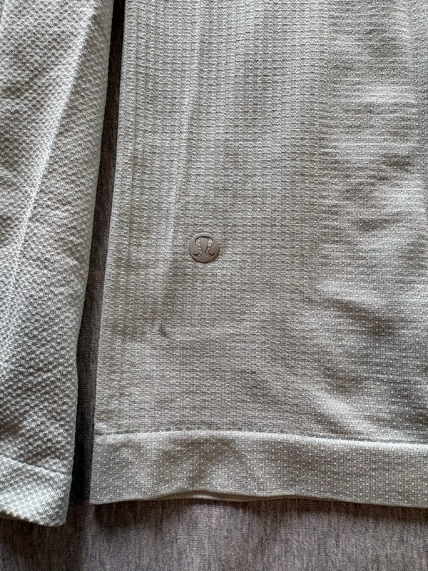 Lululemon Men's Metal Vent Tech 1/4 Zip Pullover Shirt, M gallery