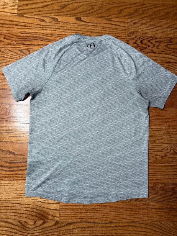Under Armour Shirt Mens M GREY Loose Fit UA SHIPS NOW! gallery