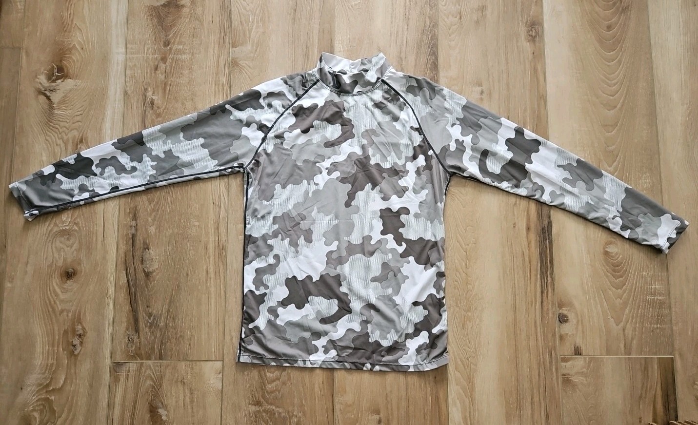 Defender Men's Large Gray Winter Camo Long Sleeve Athletic Cut Dri Fit Sports gallery