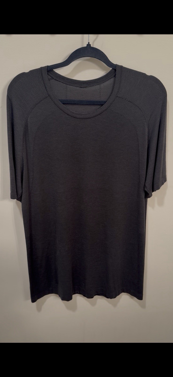 Lululemon Men's Size L Black Metal Vent Tech Shirt gallery