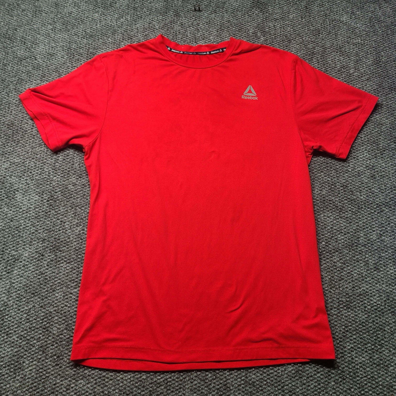 Reebok Men's Medium Delta Core Tshirt Red Athletic Moisture Wicking gallery