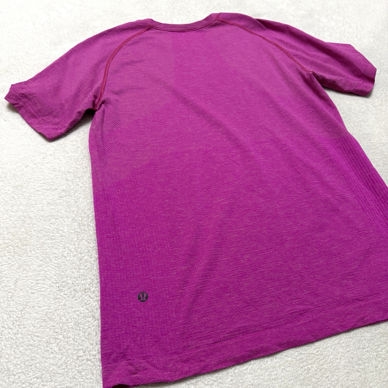 Lululemon Sz S Small Mens Short Sleeve T Shirt Metal Vent Tech Magenta Pink gallery