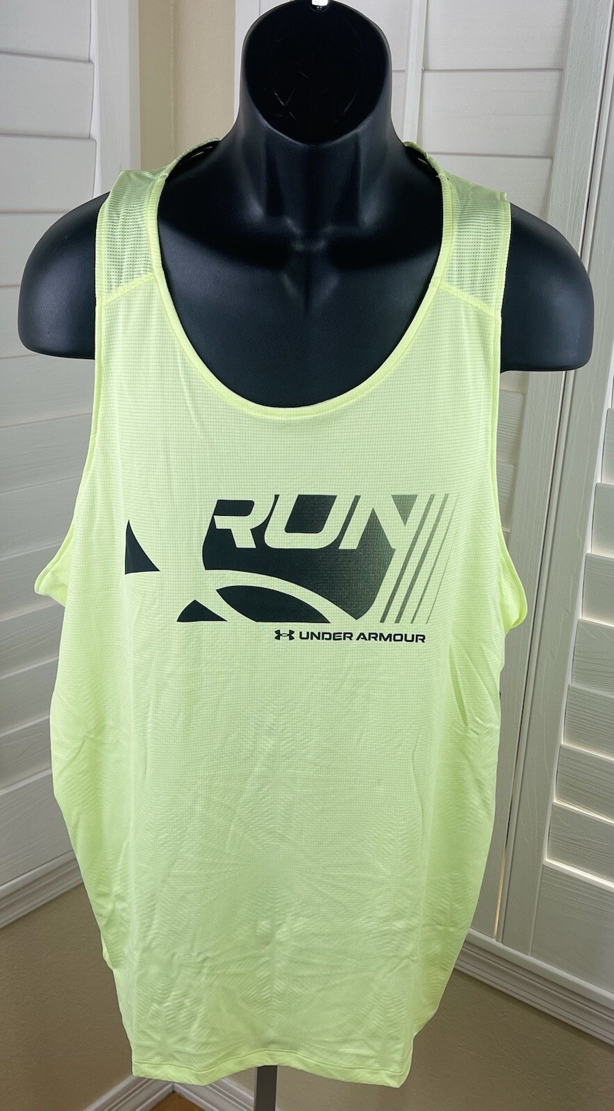 Under Armour Fitted CoolSwitch Run Singlet/Tank 1371130 911, Men’s 2XL - NWT $40 gallery