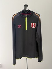 Umbro Peru Mens 1/4 Zip Long Sleeve Training Top – Size S