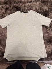 Men’s Lululemon Running Workout Size Large T Shirt Beige