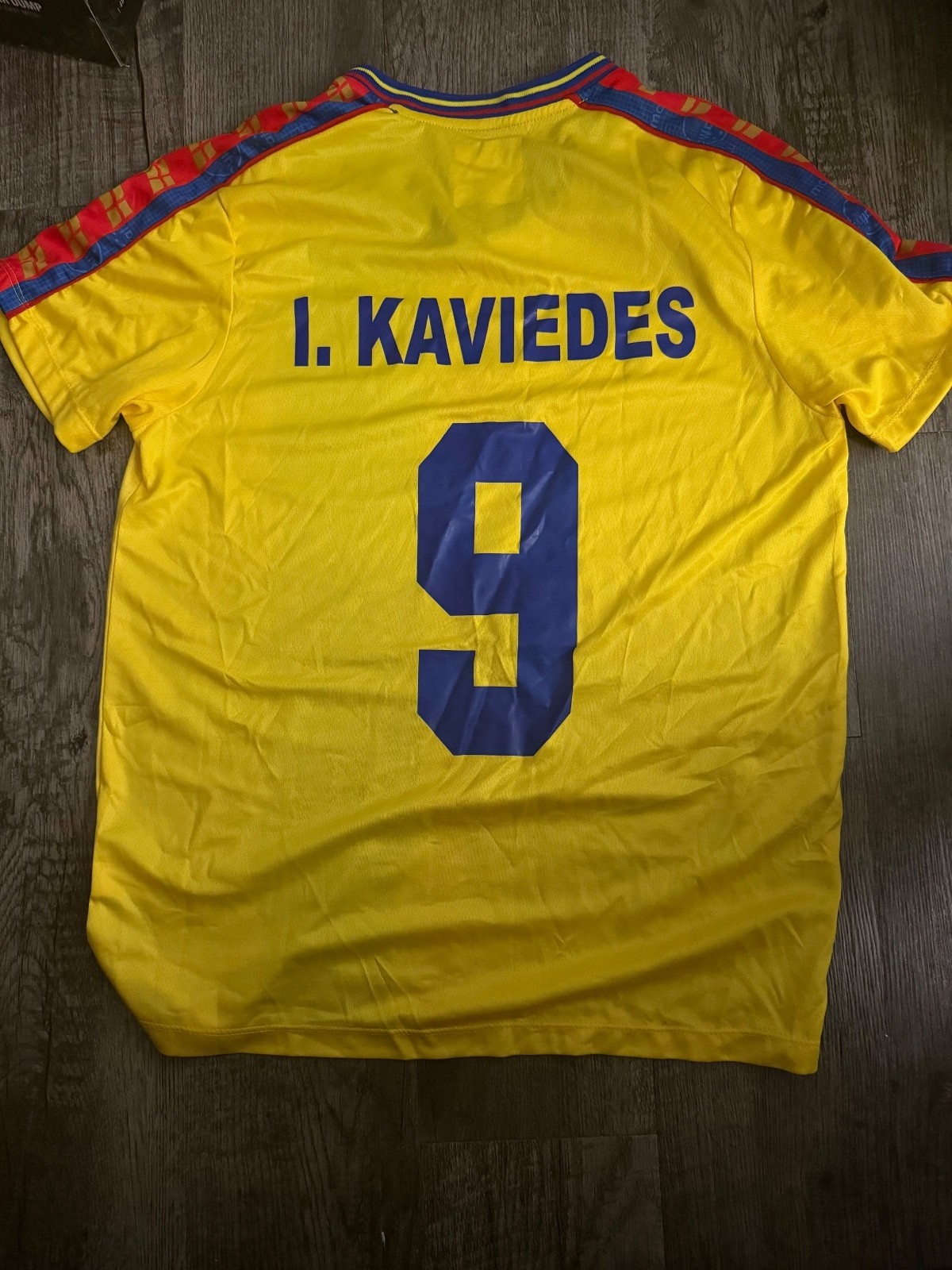 Retro Ecuador National Team Soccer Jersey 1998 Classic Edition Men's Medium gallery