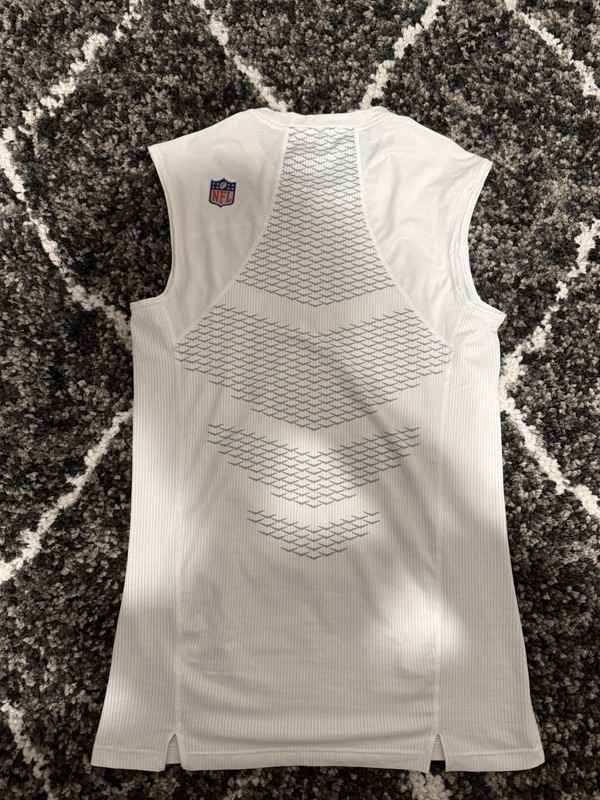 Nike Pro Hypercool Men’s L White Compression Sleeveless Tank NFL Colts TEAM gallery