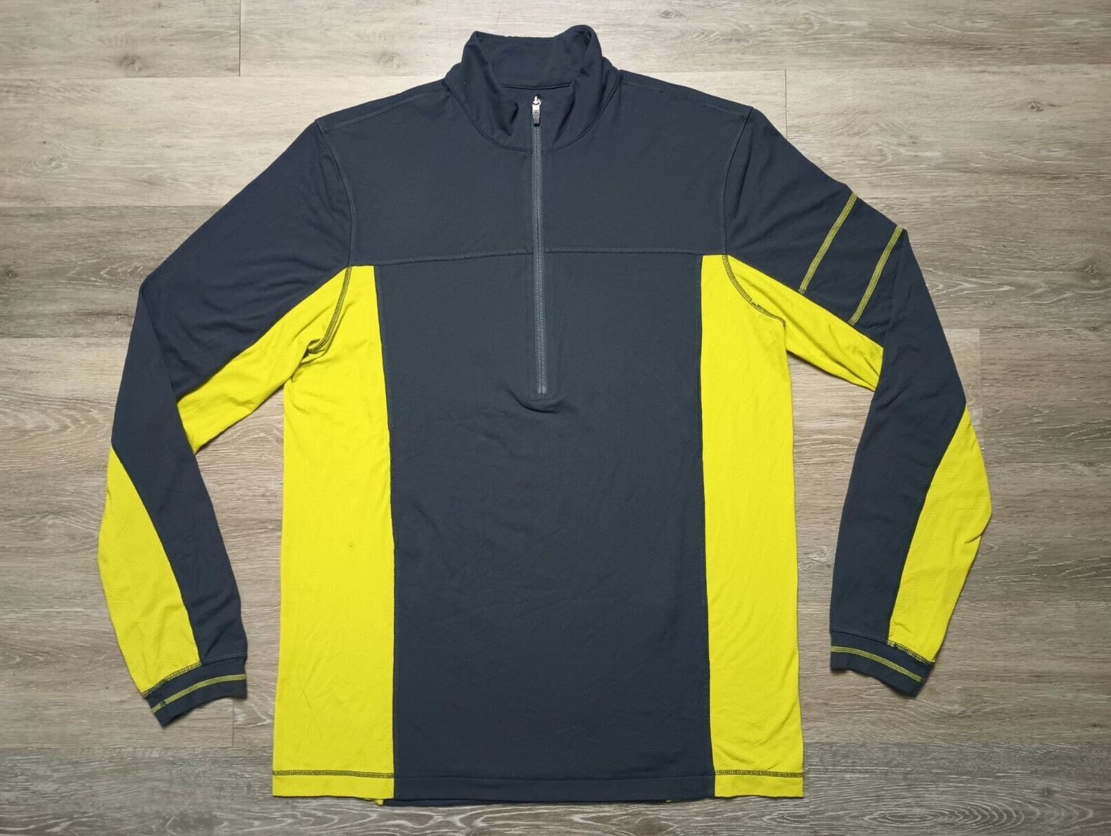 Lululemon Half Zip Mens XL Activewear pullover 2 tone vented back pullover top gallery