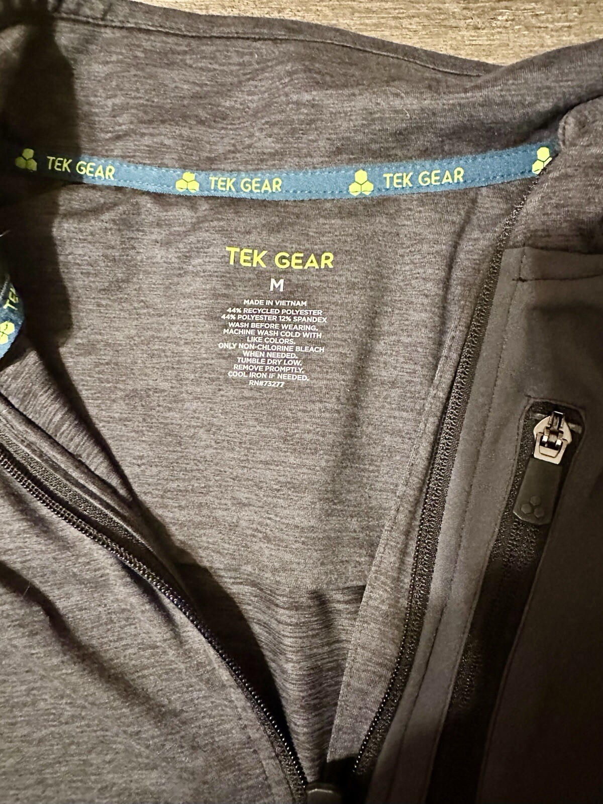Tek Gear Drytek Grey Pullover Quarter Zip Long Sleeve Mens Size Medium gallery