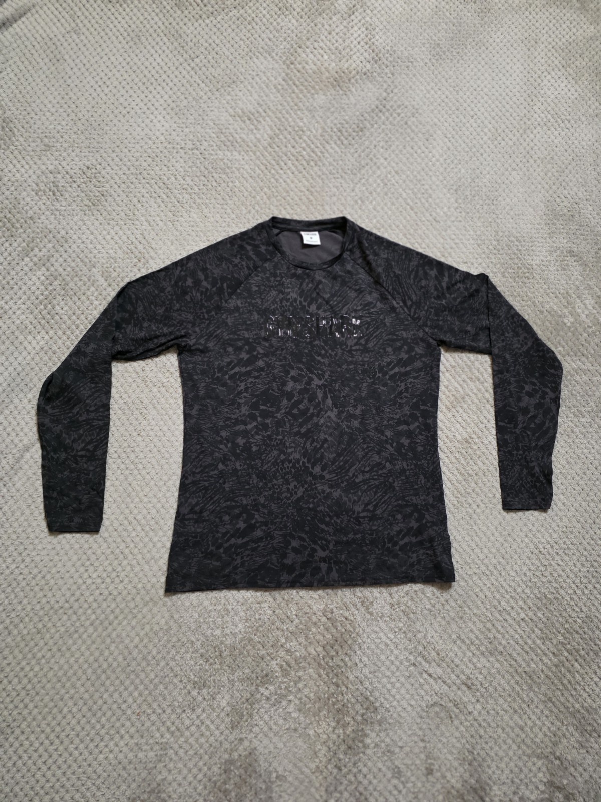 Men's Gymshark Long Sleeve Top Spellout Army Pattern NWOT Black/Brown Size M gallery