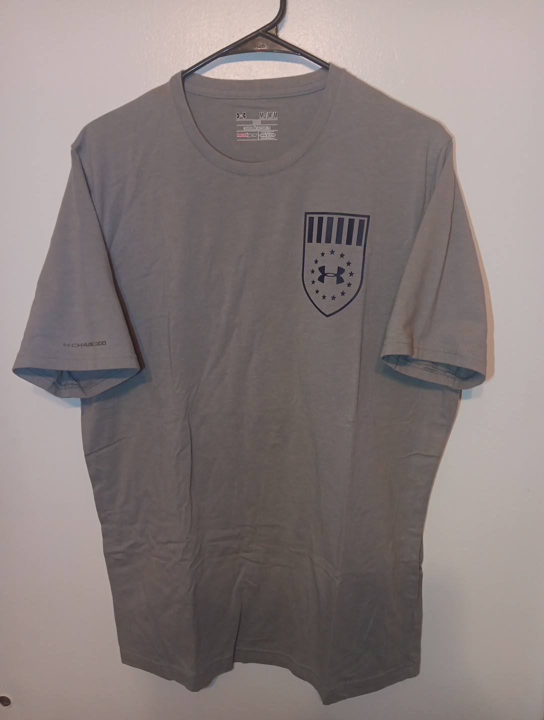 Under Armour Heat Gear Loose Charged Size M Mens gallery