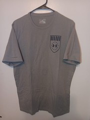 Under Armour Heat Gear Loose Charged Size M Mens