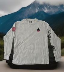 US Snowboard Layer Shirt Men’s M, White Long Sleeve Snowboarding “Alive We Ride”