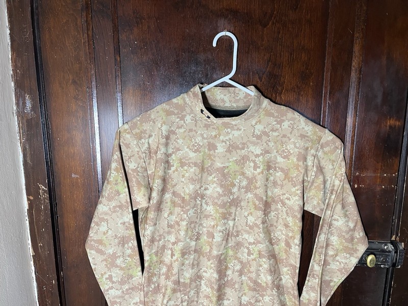 Under Armour ColdGear Mock Compression Shirt Men's XL Digital Camo Hunting gallery