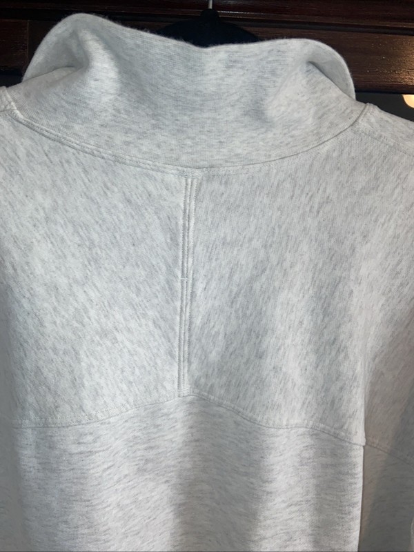lululemon mens 1/4 Zip Front Sweat Shirt 2XL. Pit To Pit 28. Length 28. gallery