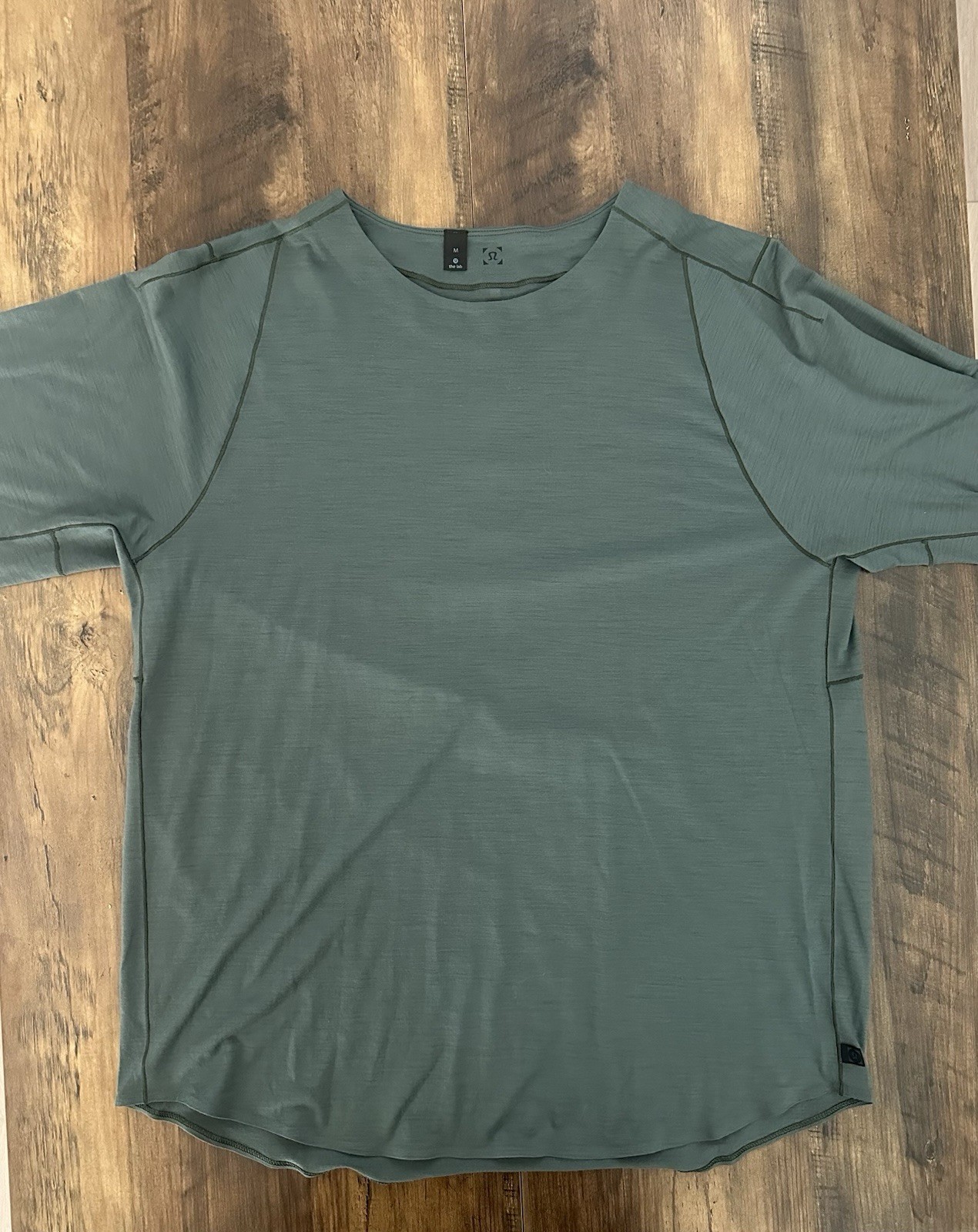 Lululemon The Lab Men’s Long Sleeve Performance Shirt Green Size Medium EUC gallery