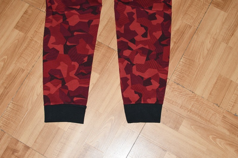 NIKE TECH FLEECE CAMO CUFFED MENS SPORTSWEAR JOGGER PANTS - SIZE MEN'S LARGE gallery
