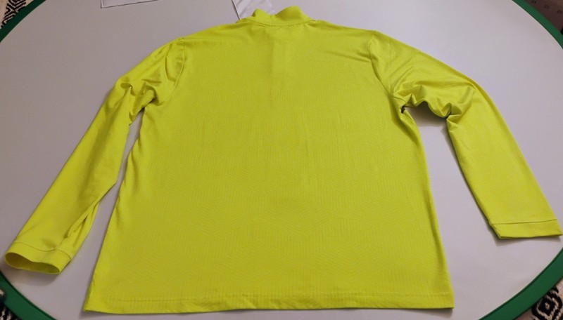 Under Armour Men's All Season Gear Size Large Loose Fit Color Fluorescent Yellow gallery