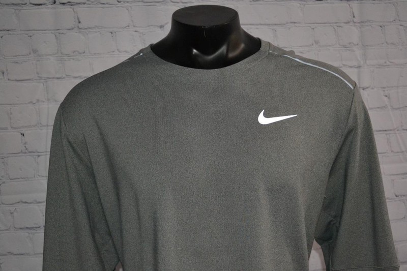 42048-a Nike Running Shirt Workout Reflective Gray Polyester Size 2XL Adult Mens gallery