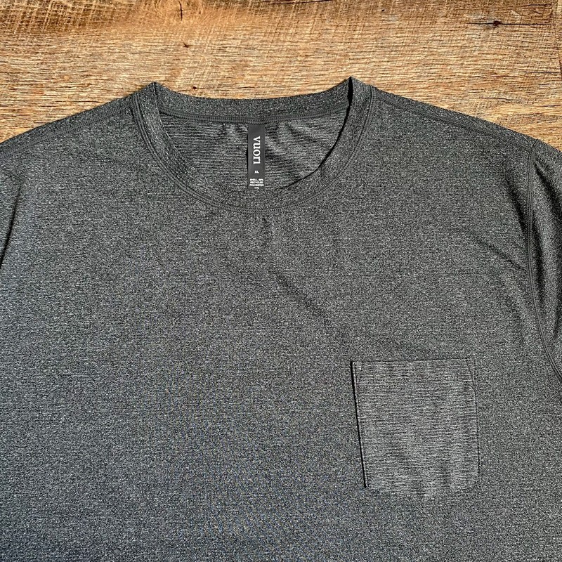 Vuori Tradewind Perofrmance Stretch Pocket Shirt Gym Men's XL Charcoal Gray V109 gallery