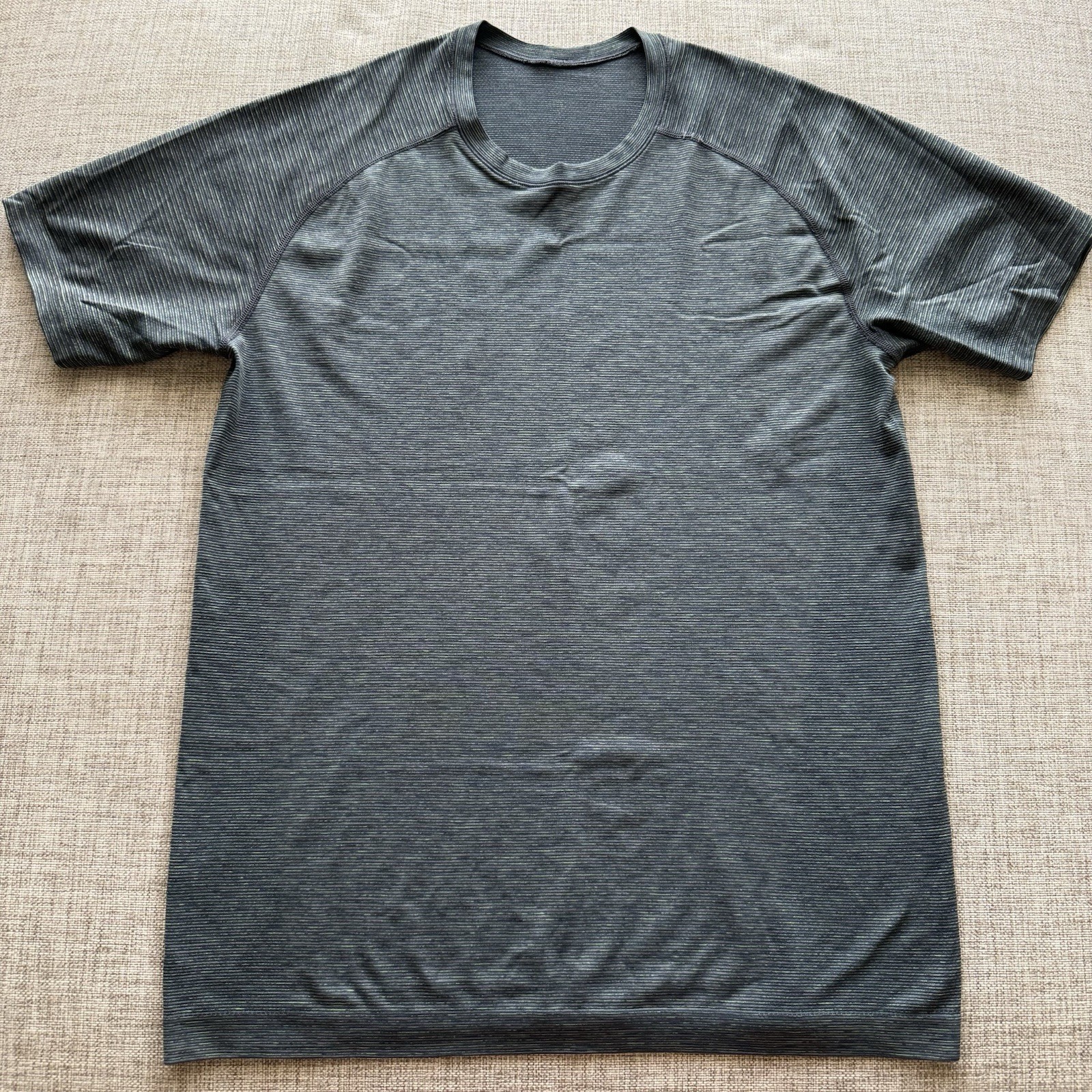 Mens Medium Lululemon Metal Vent Tech Shirt SS crewneck Green Black gallery