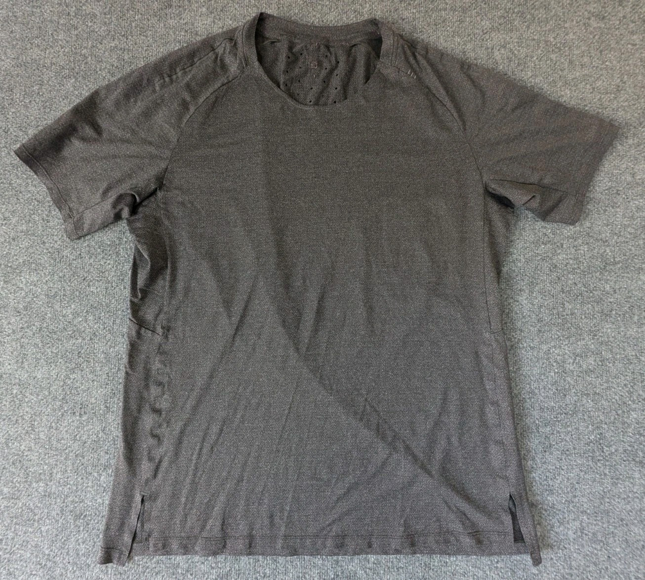 Lululemon HTGR Textured Training SS T Shirt Men's Sz XL Performance Dark Gray gallery