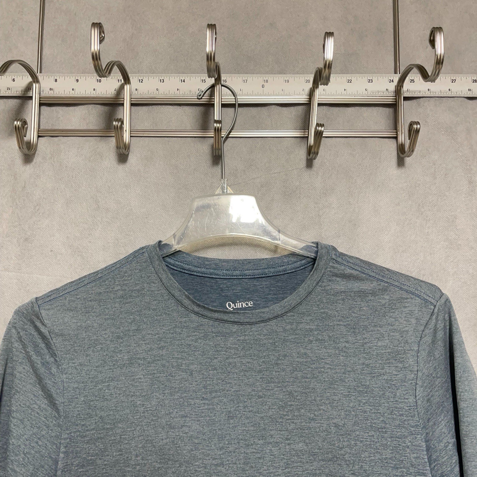Quince Shirt Men S Blue Heather Performance Stretch Crewneck Athletic Workout gallery