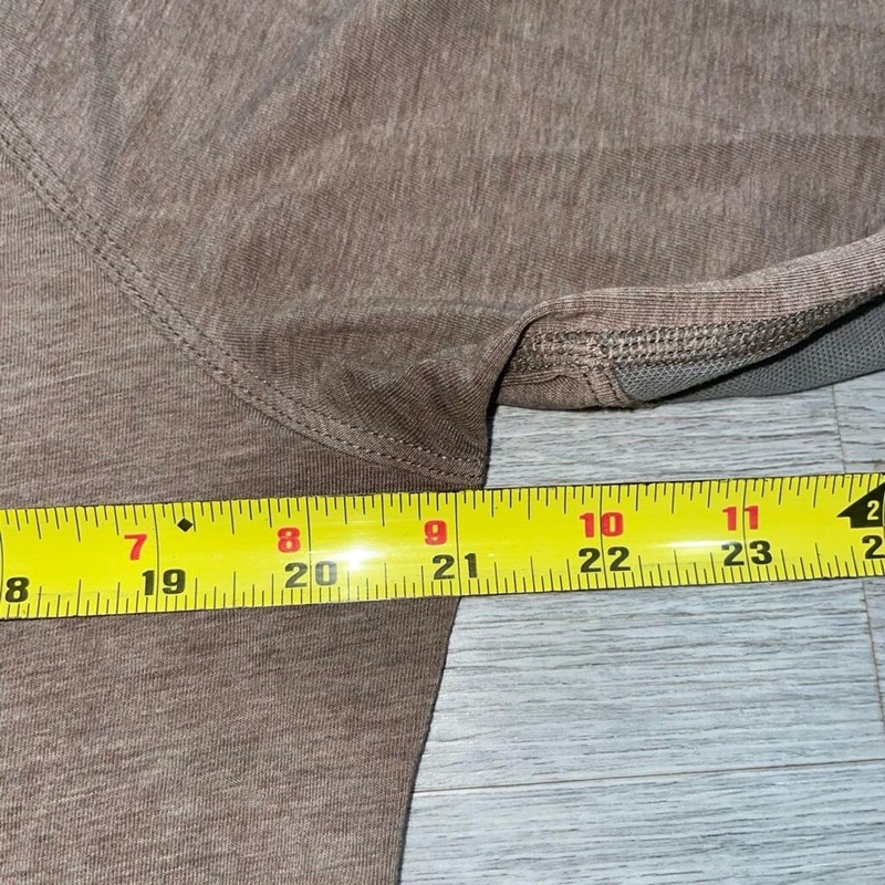 Lululemon Men L? Synth Long Sleeve Heathered Soft Earth Henley Pullover Stretchy gallery