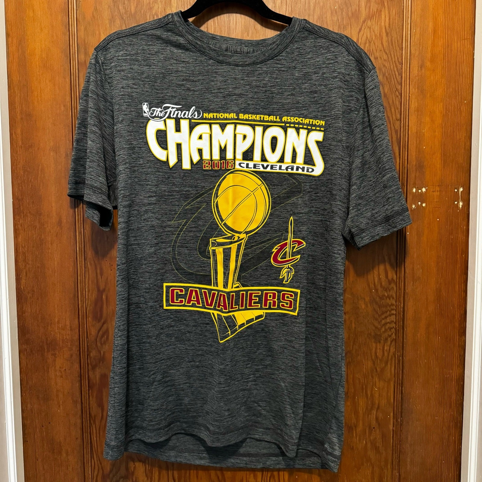 EUC NBA TX3 Cleveland Cavaliers 2016 Championships The Finals T-shirt Medium gallery