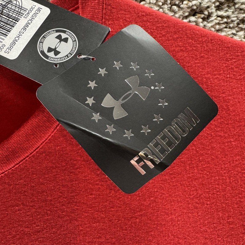 Under armour Freedom Shirt Mens Large Red Short Sleeves New With Tags Loose Heat gallery