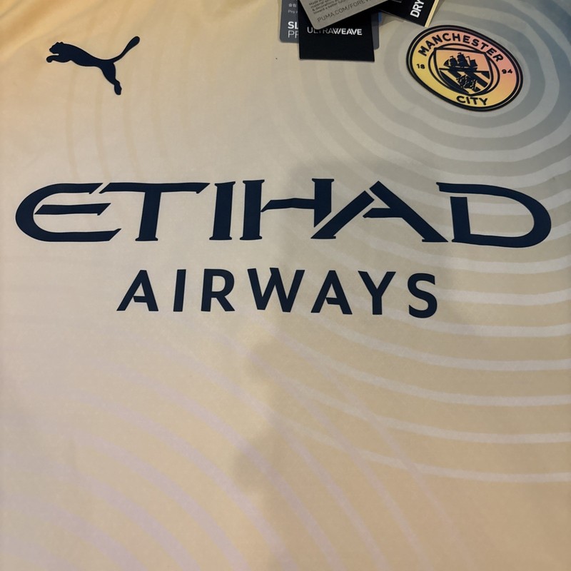 PUMA Medium Manchester City F.C. Fourth Collared Soccer Jersey Pink NWT gallery