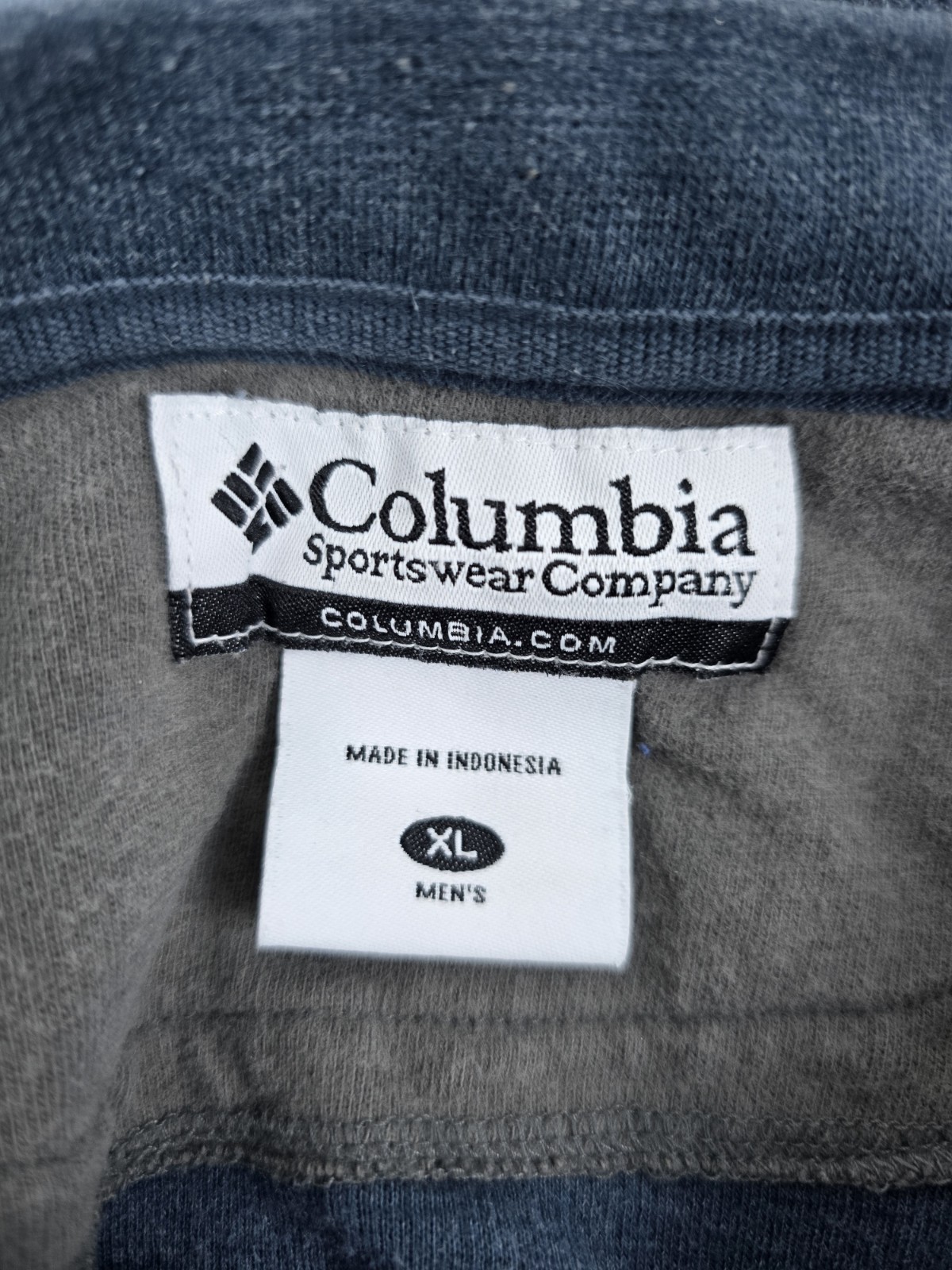 Columbia Mens Pullover Shirt Size XL Blue Striped Ribbed V Neck Embroidered Logo gallery