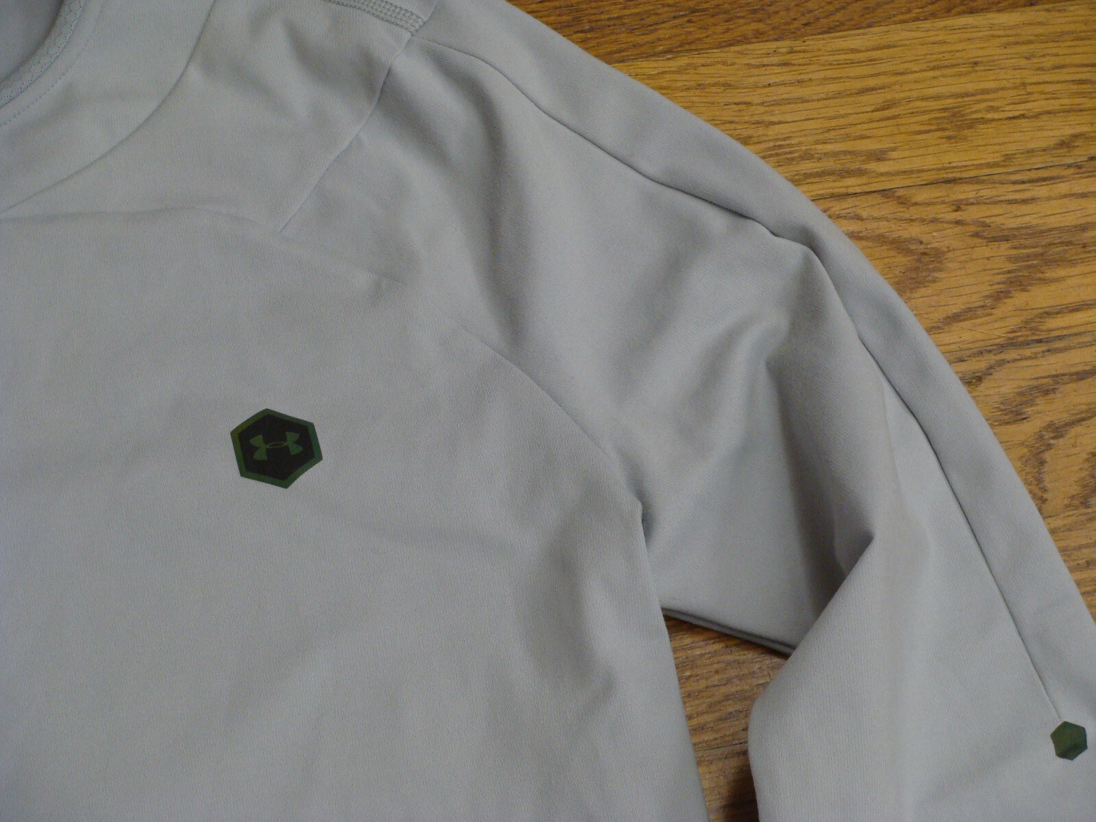 Under Armour ColdGear Celliant Rush Gray Long Sleeve Baselayer Stretch Shirt Sm gallery