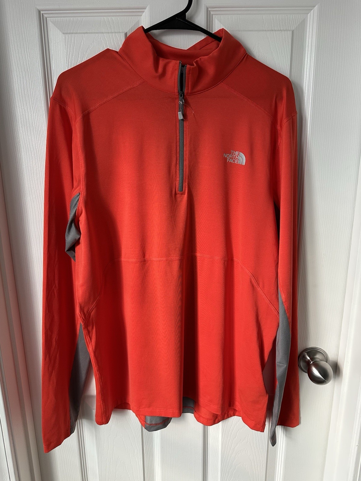 The North Face Men’s 1/4 Zip Pullover Red Size L New Without Tags gallery