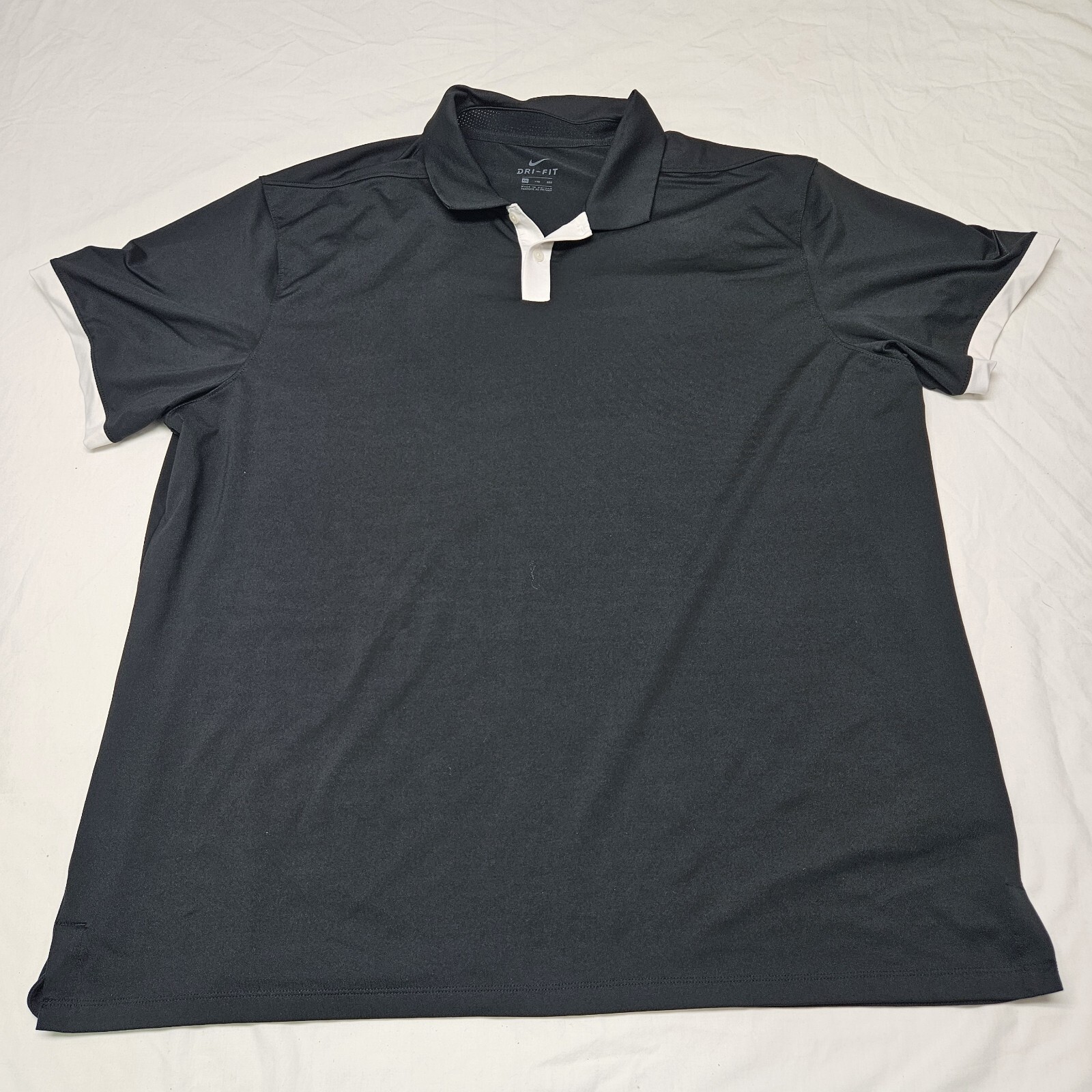 Nike Men's Dri-FIT T-Shirt Black With White Accents Logo Short Sleeves Size 2XL gallery