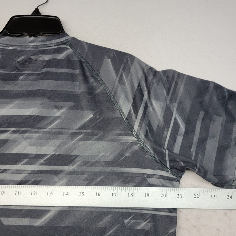 Under Armour Shirt Mens Medium Gray Short Sleeve Outdoor Gym Sports Athletic gallery