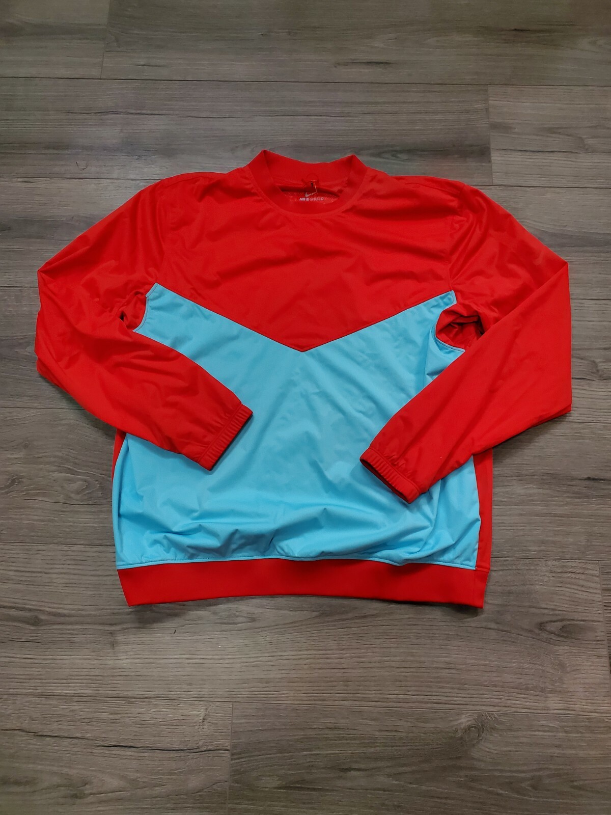 NEW Nike Shield Victory Long Sleeve Crew Golf Shirt CI8986-657 Mens Size Medium gallery