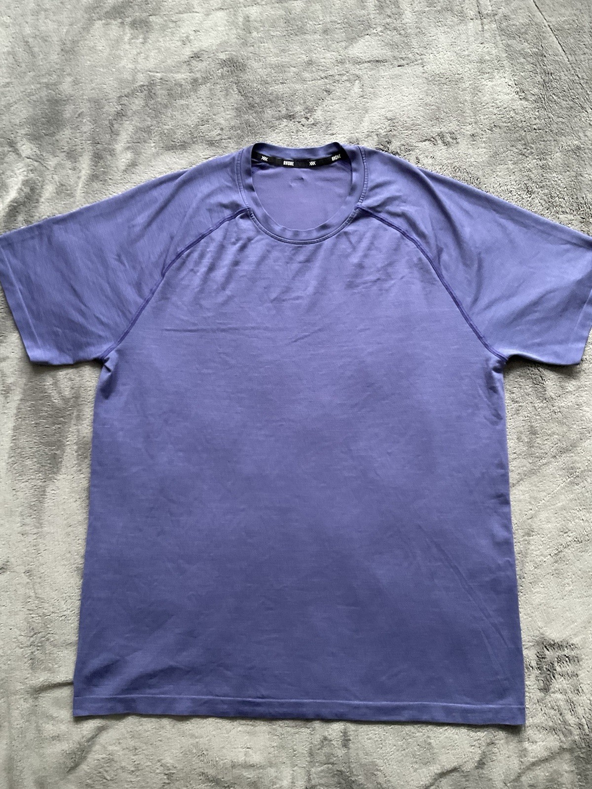 Rhone Mens T Shirt Purple Size X-Large Vapor Training Short Sleeve Vented gallery