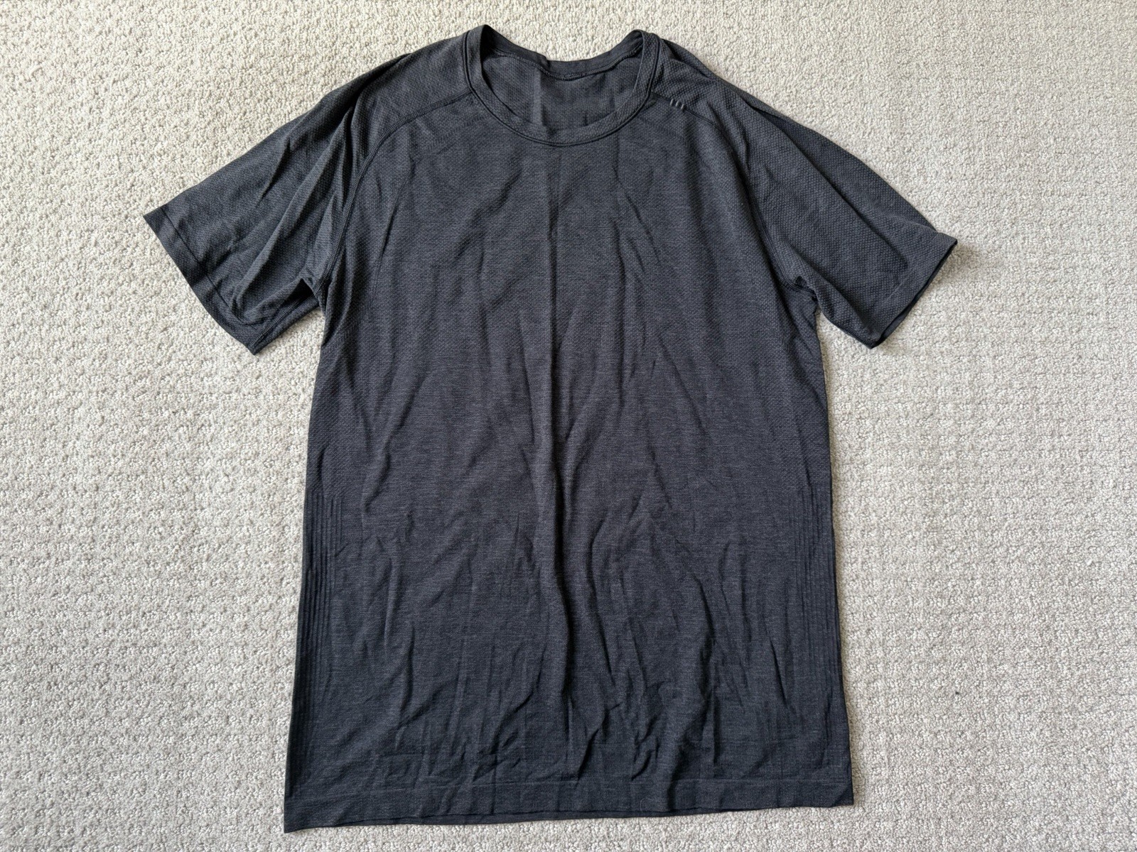 Lululemon Metal Vent Tech T Shirt in Heather Black Men M Performance Wicking gallery