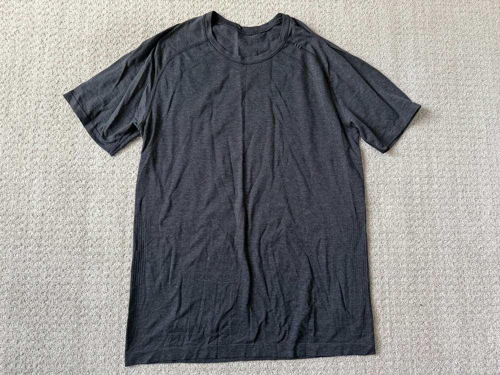 Lululemon Metal Vent Tech T Shirt in Heather Black Men M Performance Wicking