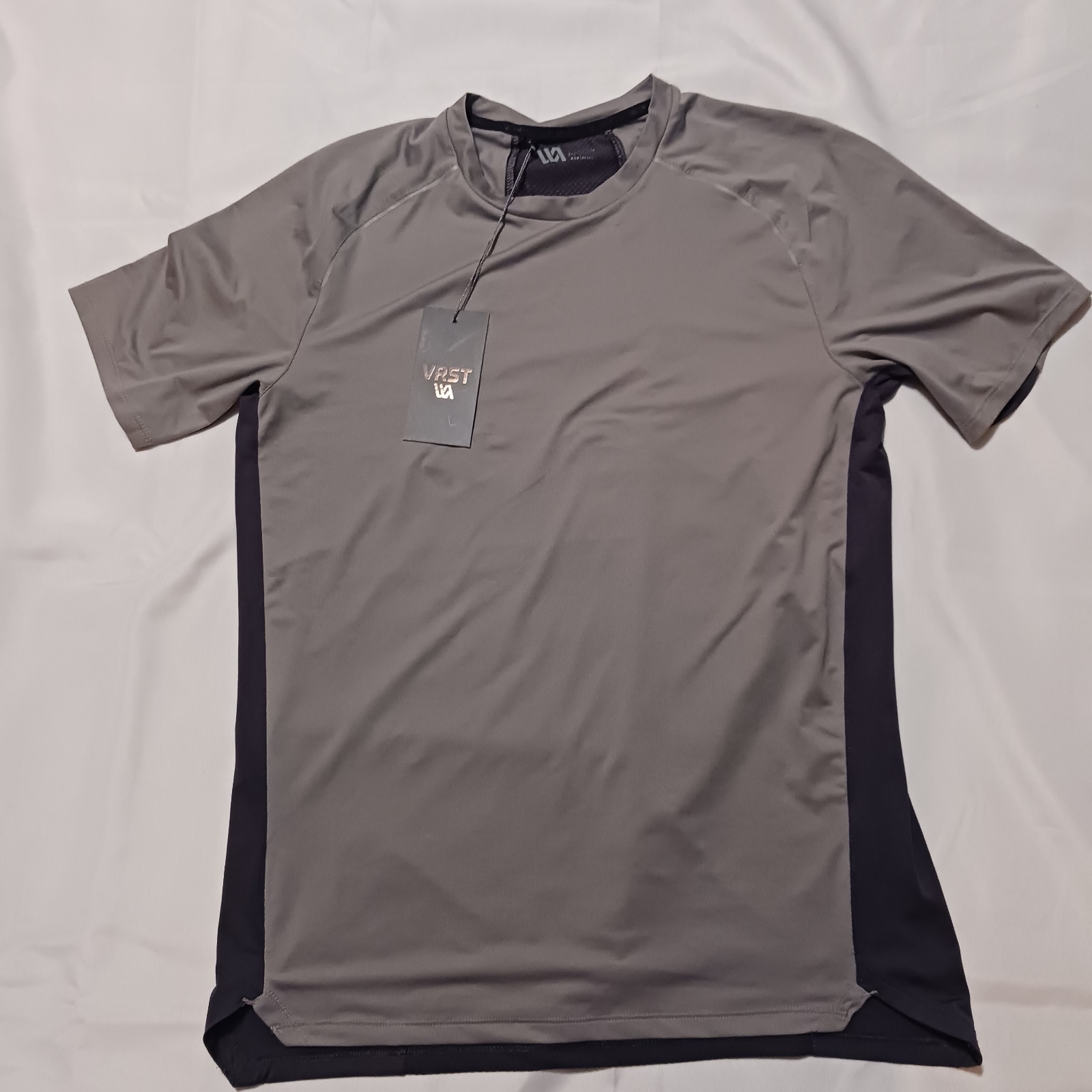 VRST Mens Shirt Size M Accelerate Tee Silver Shadow Short Sleeve Running gallery