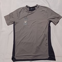 VRST Mens Shirt Size M Accelerate Tee Silver Shadow Short Sleeve Running