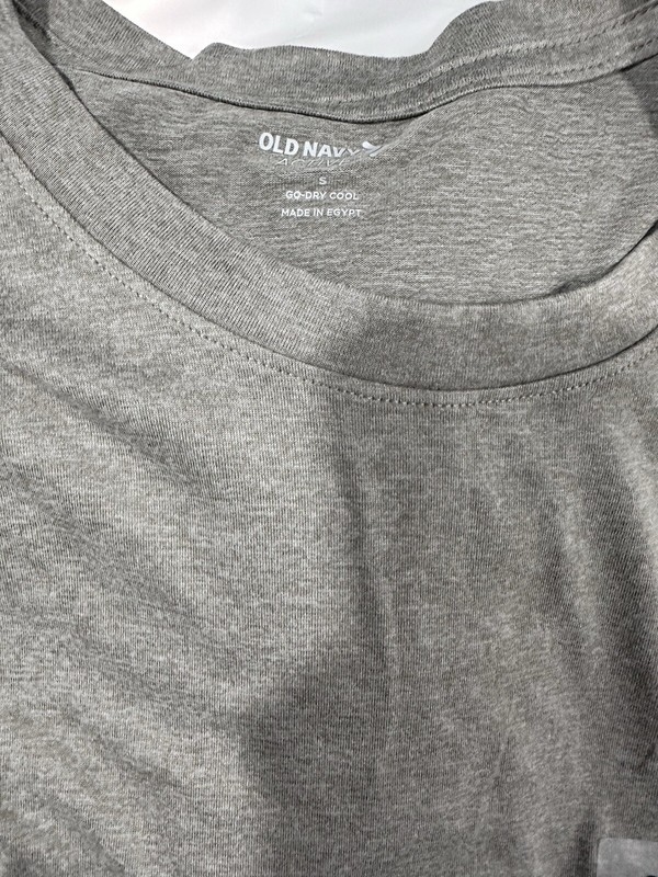 Old Navy Active Go-Dry T-Shirt Men's Small gallery