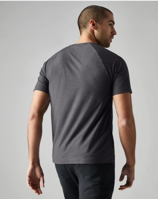 Rhone Men's Reign SS Workout Shirt Anti-Odor Moisture Wicking Quick Dry New w/t gallery