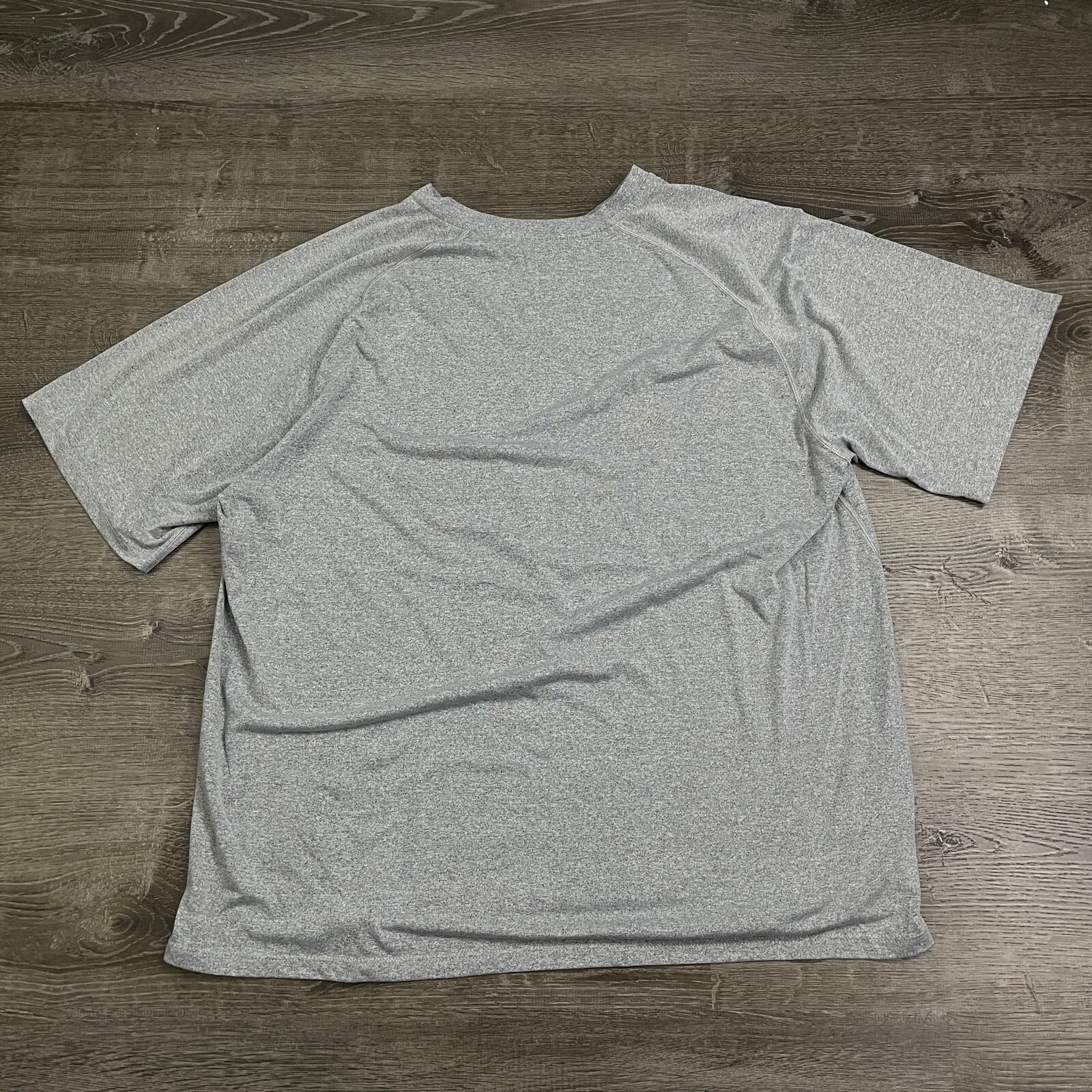 Adidas Mens T-Shirt Athletic Short Sleeve Gray Water Resistant Size XL gallery